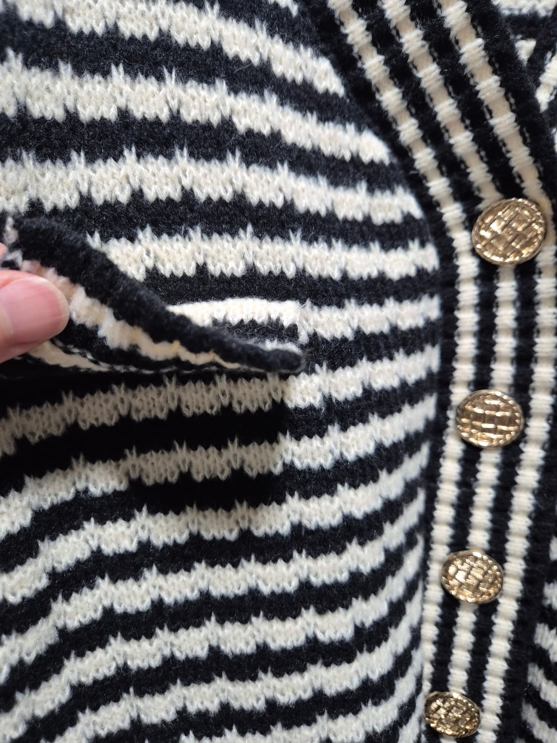 (세일)(새상품)vtg 스트라이프 금장 버튼 가디건 상품이미지3