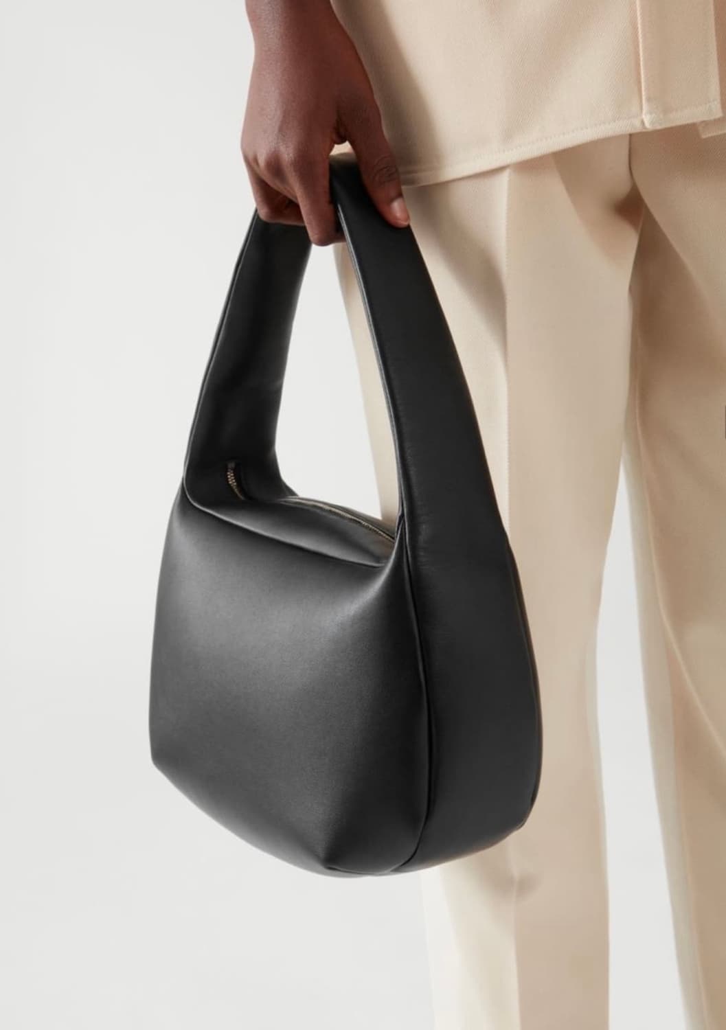 Cos 레더 미니 숄더백 상품이미지1