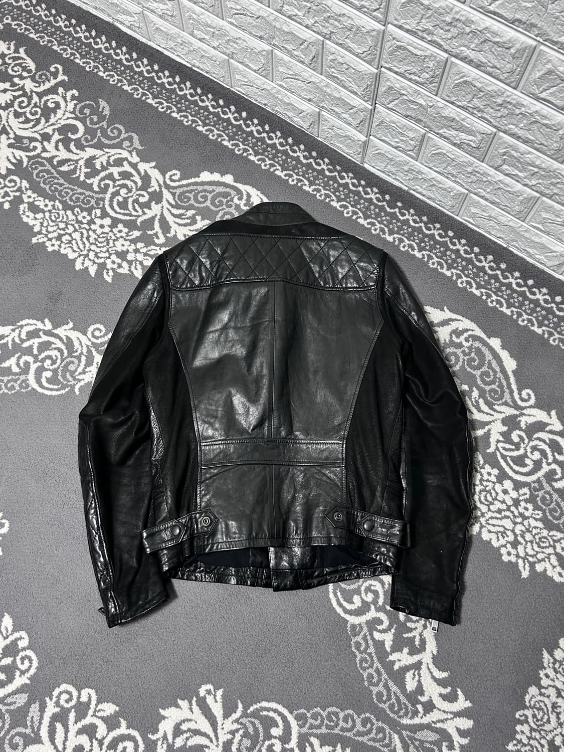 솔리드 옴므 퀼티드 판넬 레더 자켓 상품이미지6