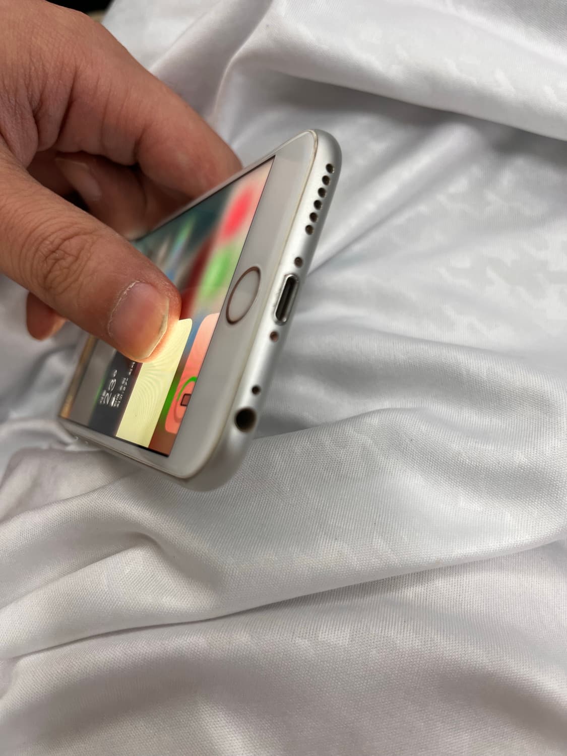 아이폰 6s 실버 128GB 상품이미지4