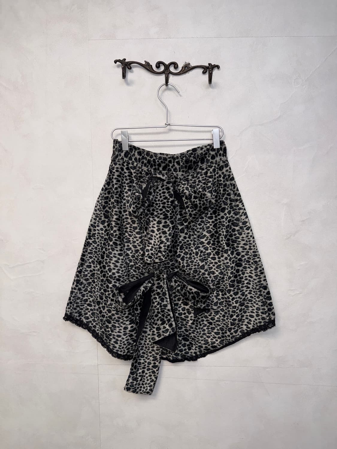 Black&white leopard back ribbon unbal sk 상품이미지1