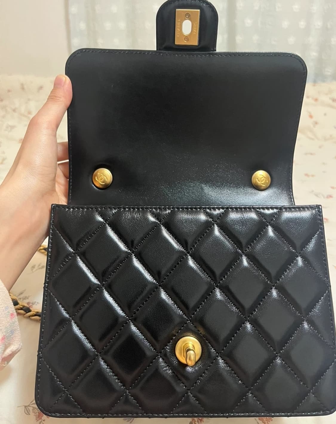 (정품)샤넬 플랩백 금장 체인23시즌백 상품이미지9