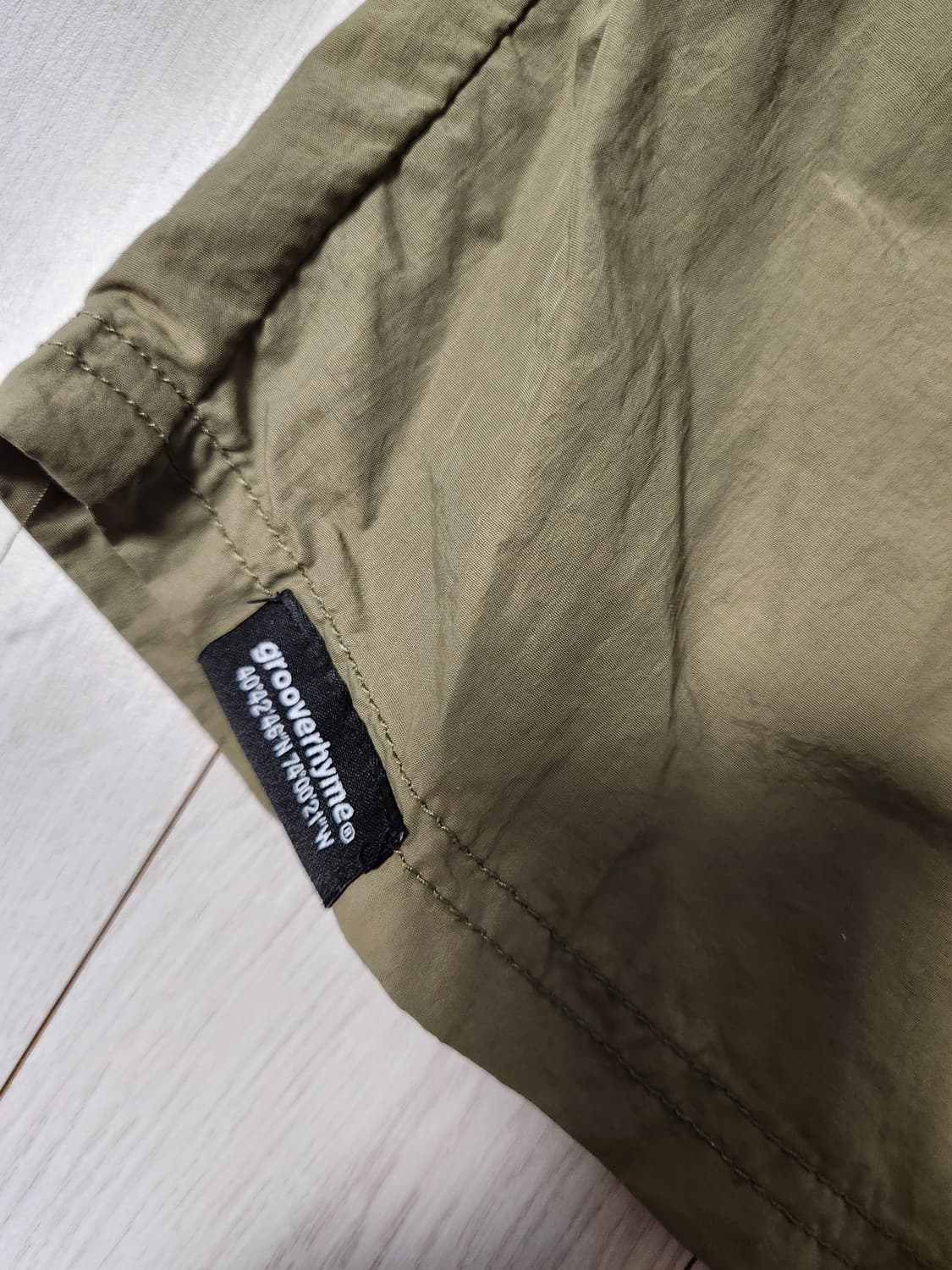 grooverhyme 나일론 밴딩 카키 반바지 사이즈xl

세탁으로 인한 상품이미지8