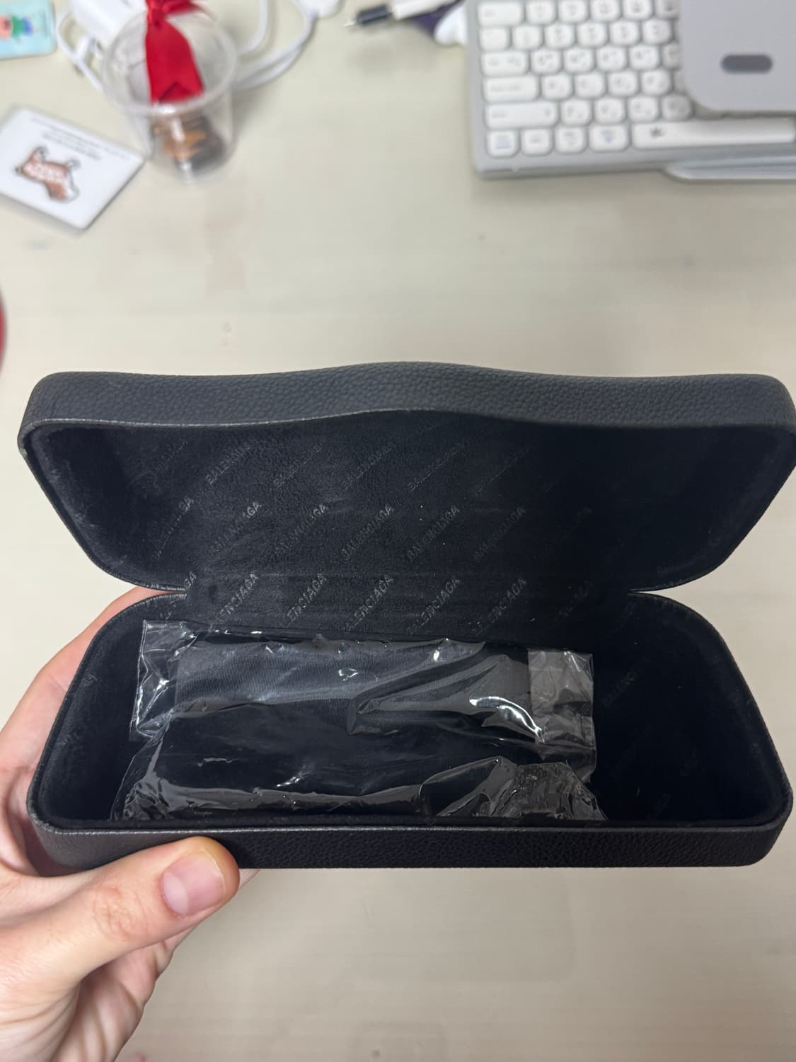 [OS] 발렌시아가 스위프트 오발 선글라스 블랙 상품이미지3