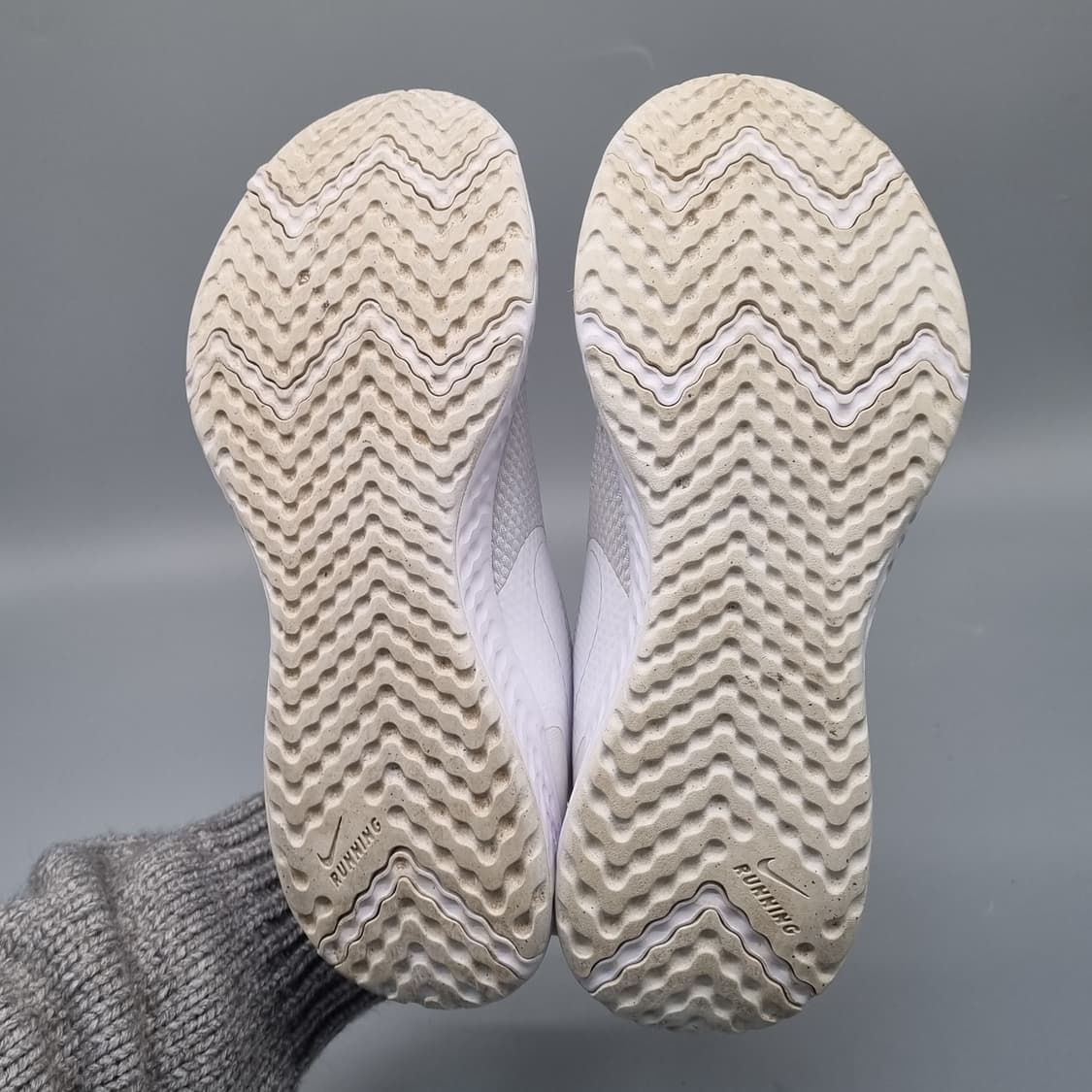 나이키 레볼루션5 여성운동화240  상품이미지3