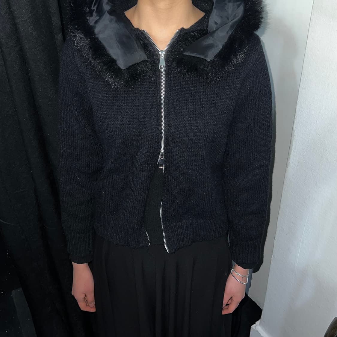 투웨이 블랙 퍼 후드집업 상품이미지1