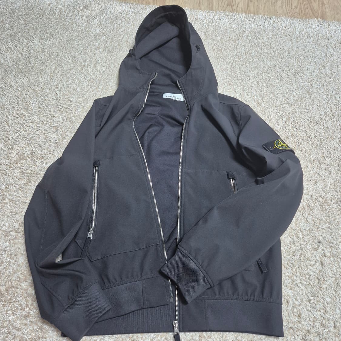 21시즌 스톤아일랜드 라이트소프트쉘  상품이미지3