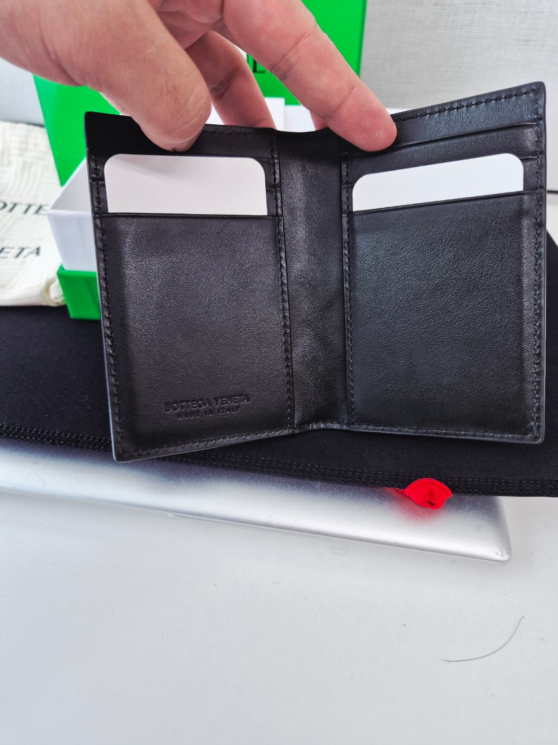 보테가베네타 인트레치아토 플랩카드지갑 상품이미지2