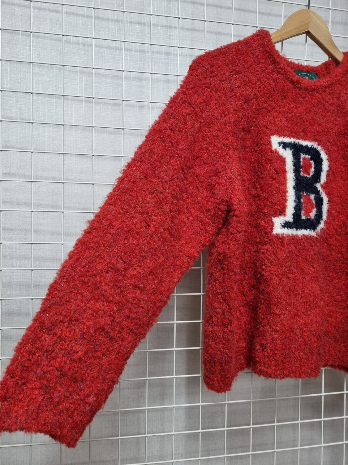 더바넷 알파벳 부클 니트 (레드) 상품이미지3
