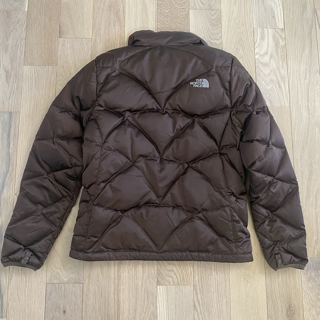 노스페이스 여성 550 다운 패딩 초콜릿 브라운 다이아몬드 퀼팅 상품이미지7