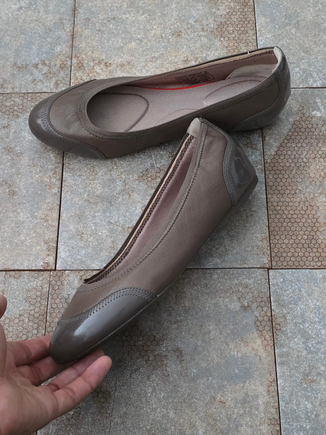 (245)락포트 토탈 모션 크레센트 캡 토 플랫 슈즈 상품이미지3