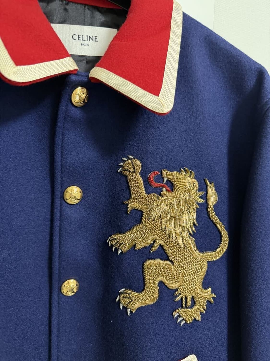 [라이즈 원빈님 착용] 셀린느 25ss 라이언 로얄 테디 자켓 상품이미지8