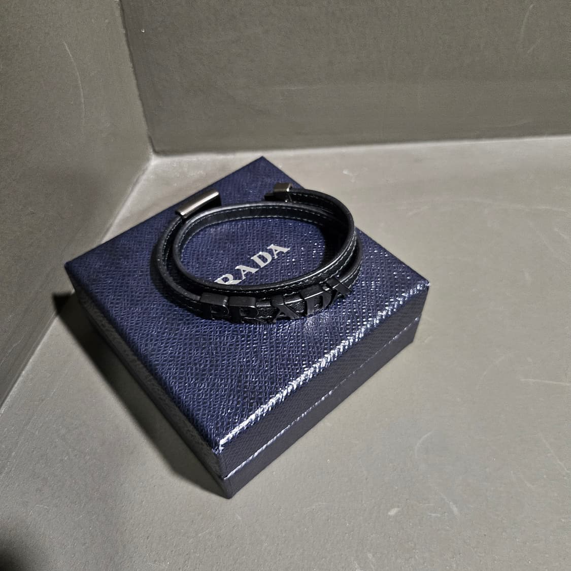 프라다 사피아노 레더  레터링 브레이슬릿/팔찌 상품이미지3