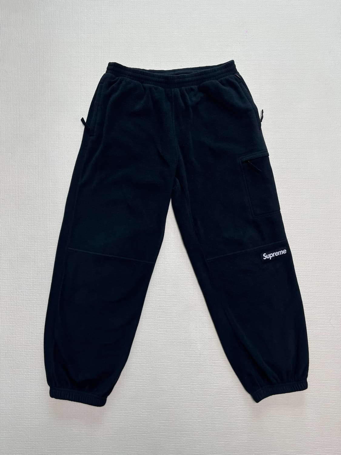 슈프림 24FW 폴라텍 팬츠 블랙 상품이미지1