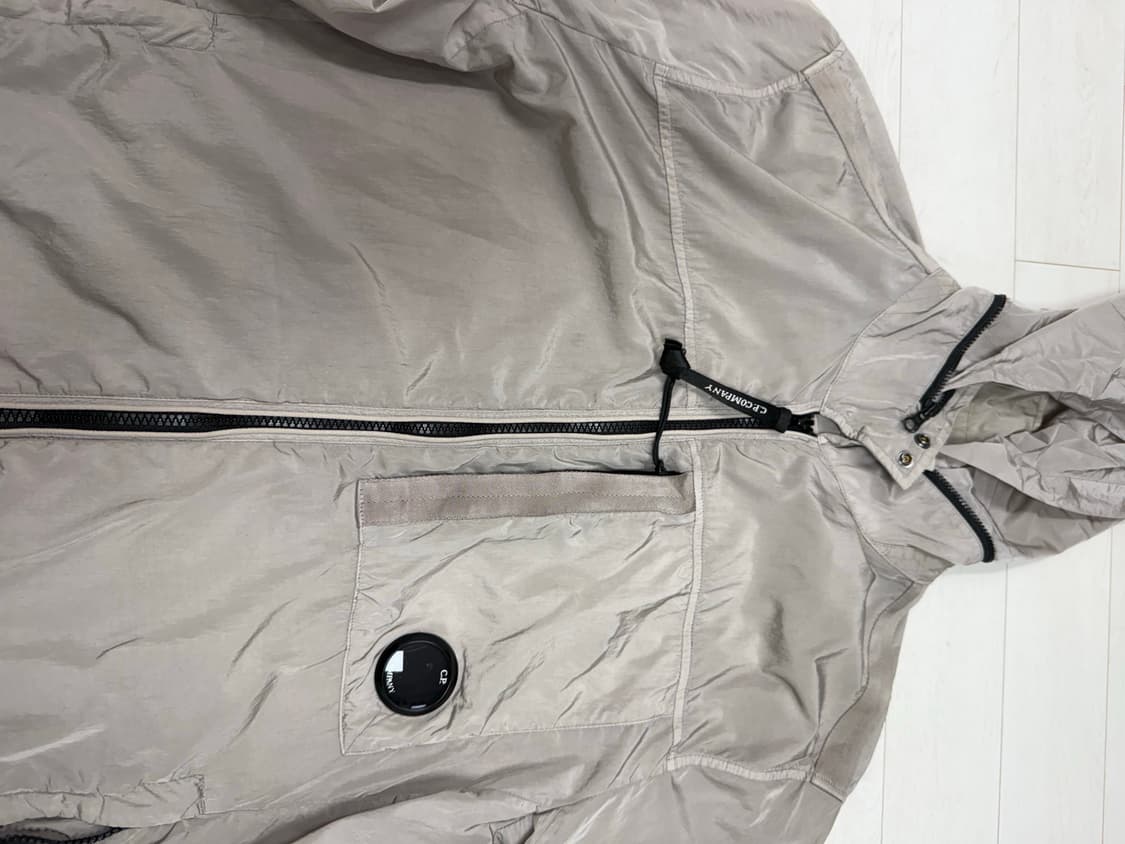 한글텍) CP 컴퍼니 바람막이 XL 사이즈  큰 하자 없이 좋은 상태입니 상품이미지4