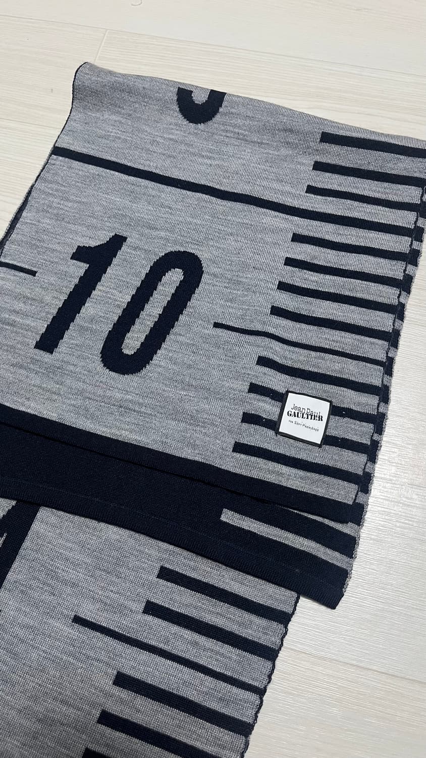 장폴고티에xSEPT PRIMIERES 줄자 머플러 상품이미지1