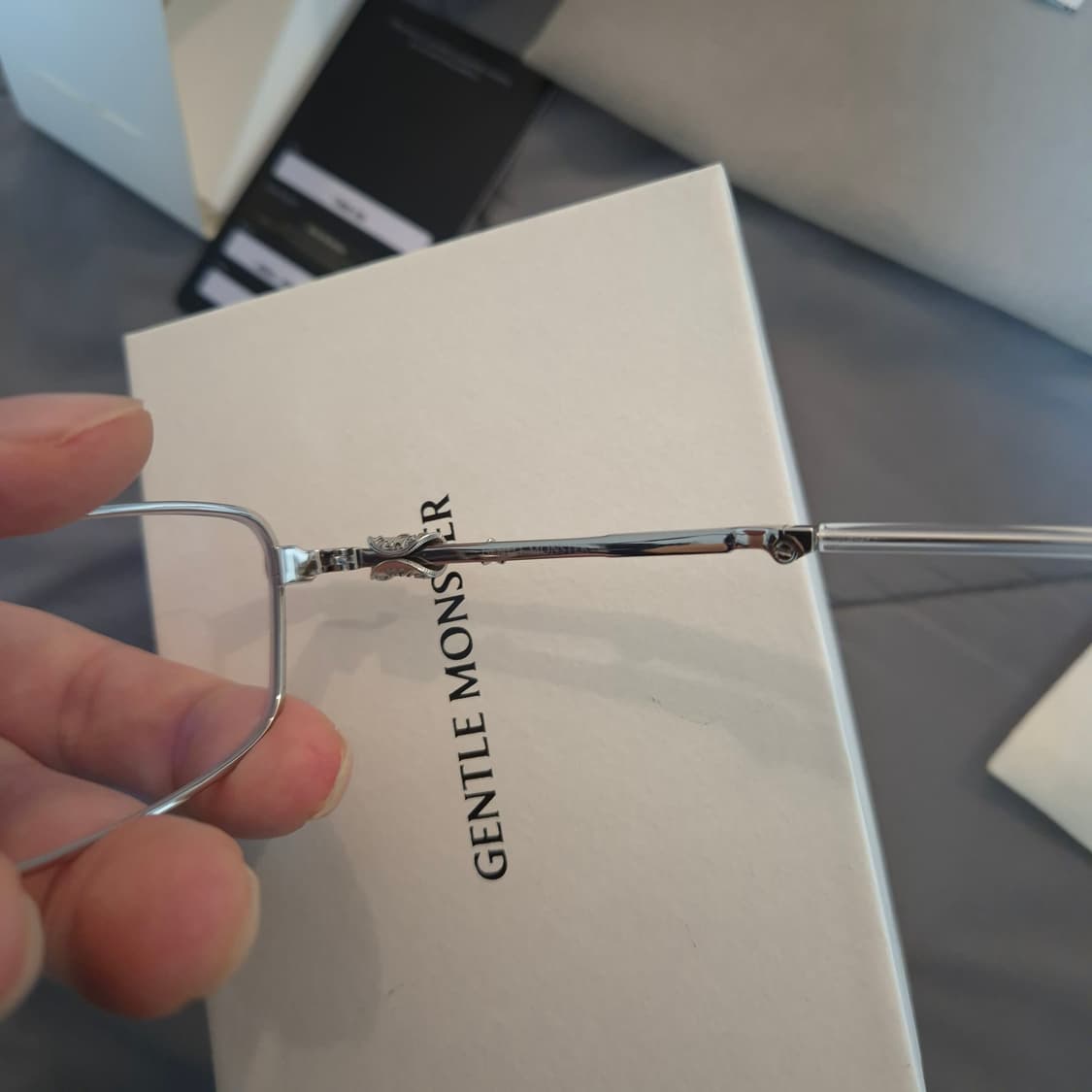 젠틀몬스터 타스02 풀박스 상품이미지7