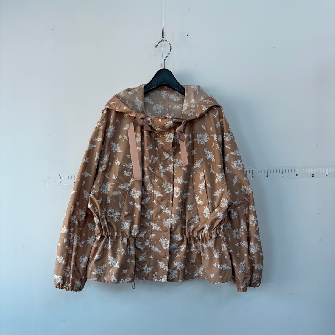 칼라거펠트 플라워 패턴 후드 바람막이 자켓 상품이미지1