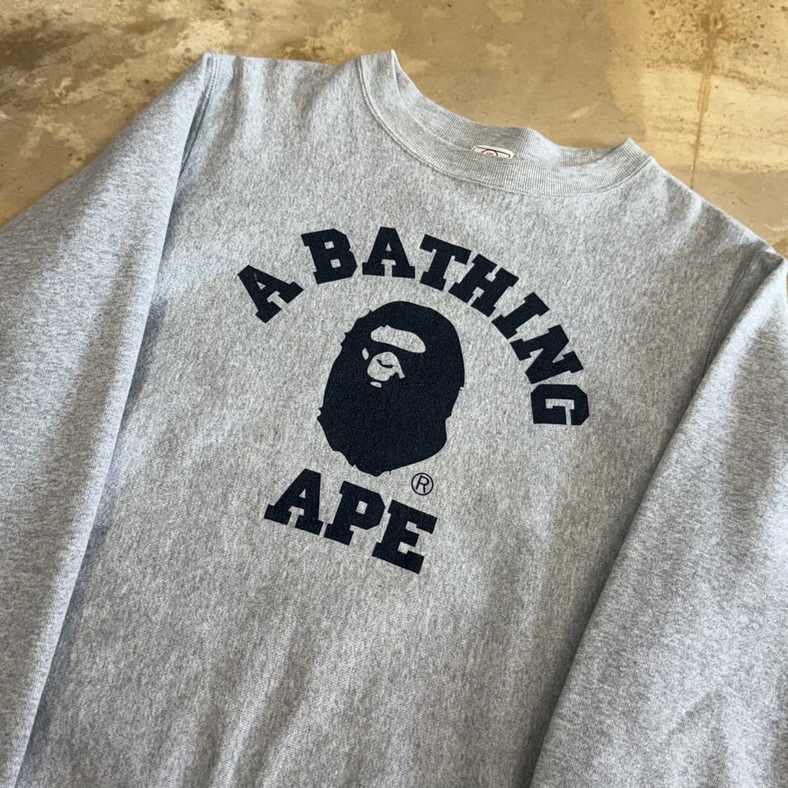 XS 베이프 빅로고 그레이 맨투맨 상품이미지1