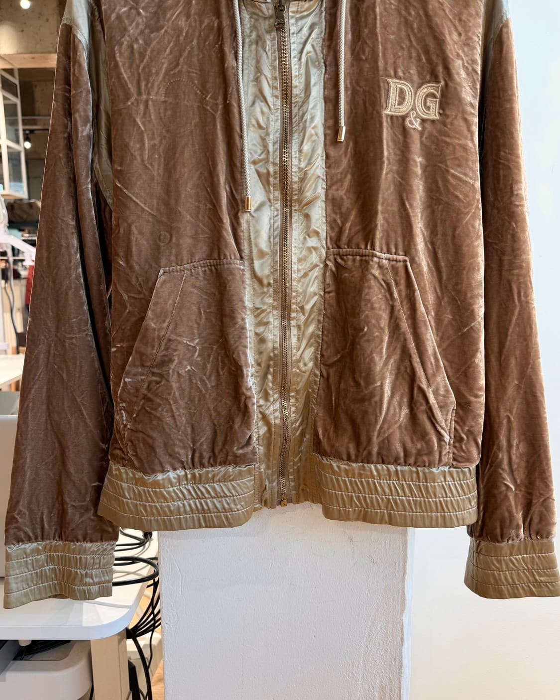 돌체앤가바나 브라운 로고자수 벨벳 후드 집업  상품이미지6