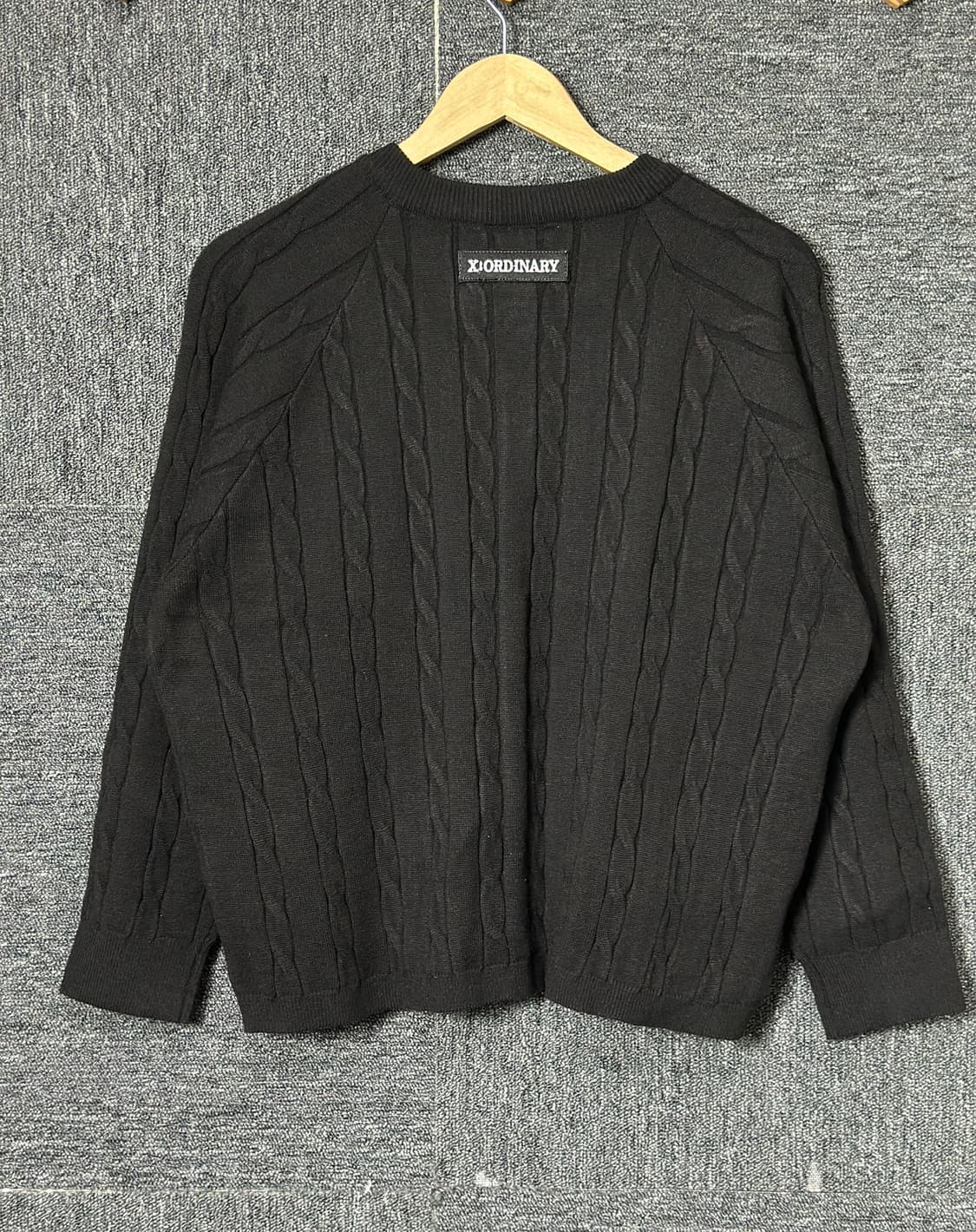 엑스오디너리 꽈배기 크롭 니트 블랙 상품이미지2