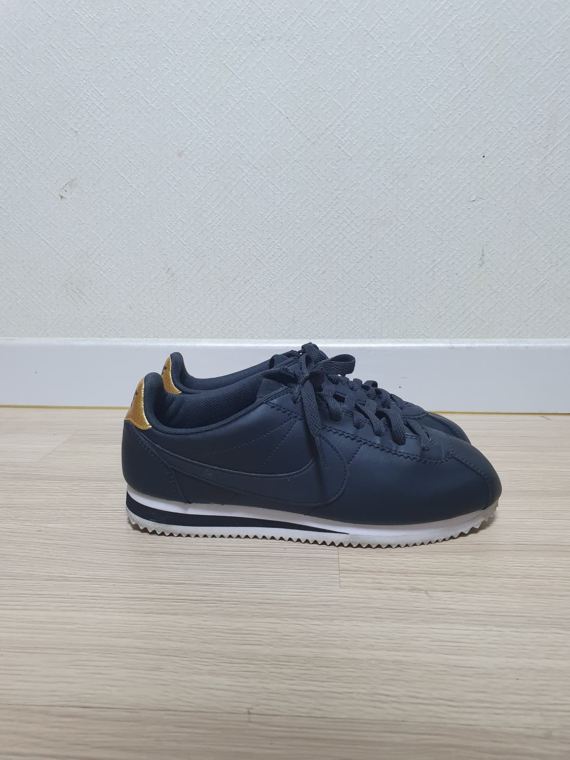 나이키 코르테즈 스니커즈 255 상품이미지1