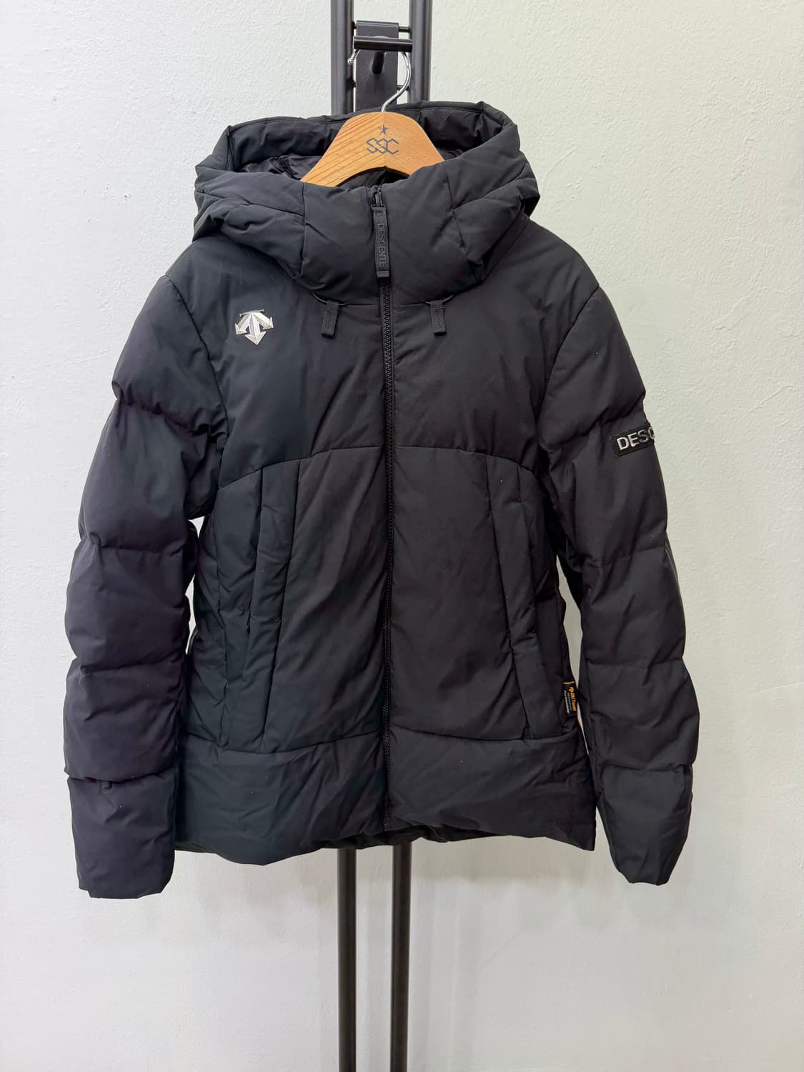 정품) 데상트 여성 패딩 M 상품이미지1