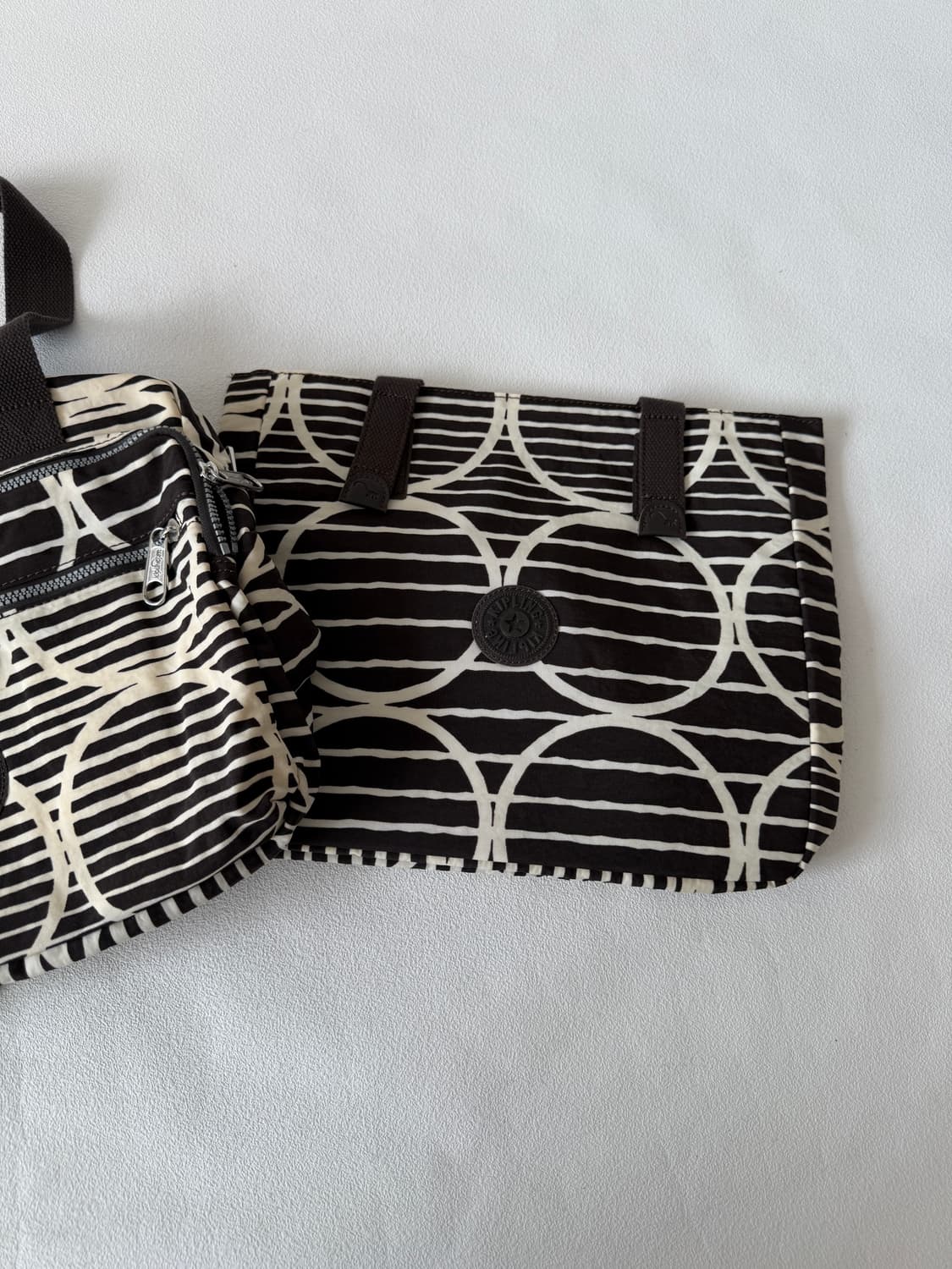 키플링(Kipling) 크로스 토트백(파우치 포함) 상품이미지2