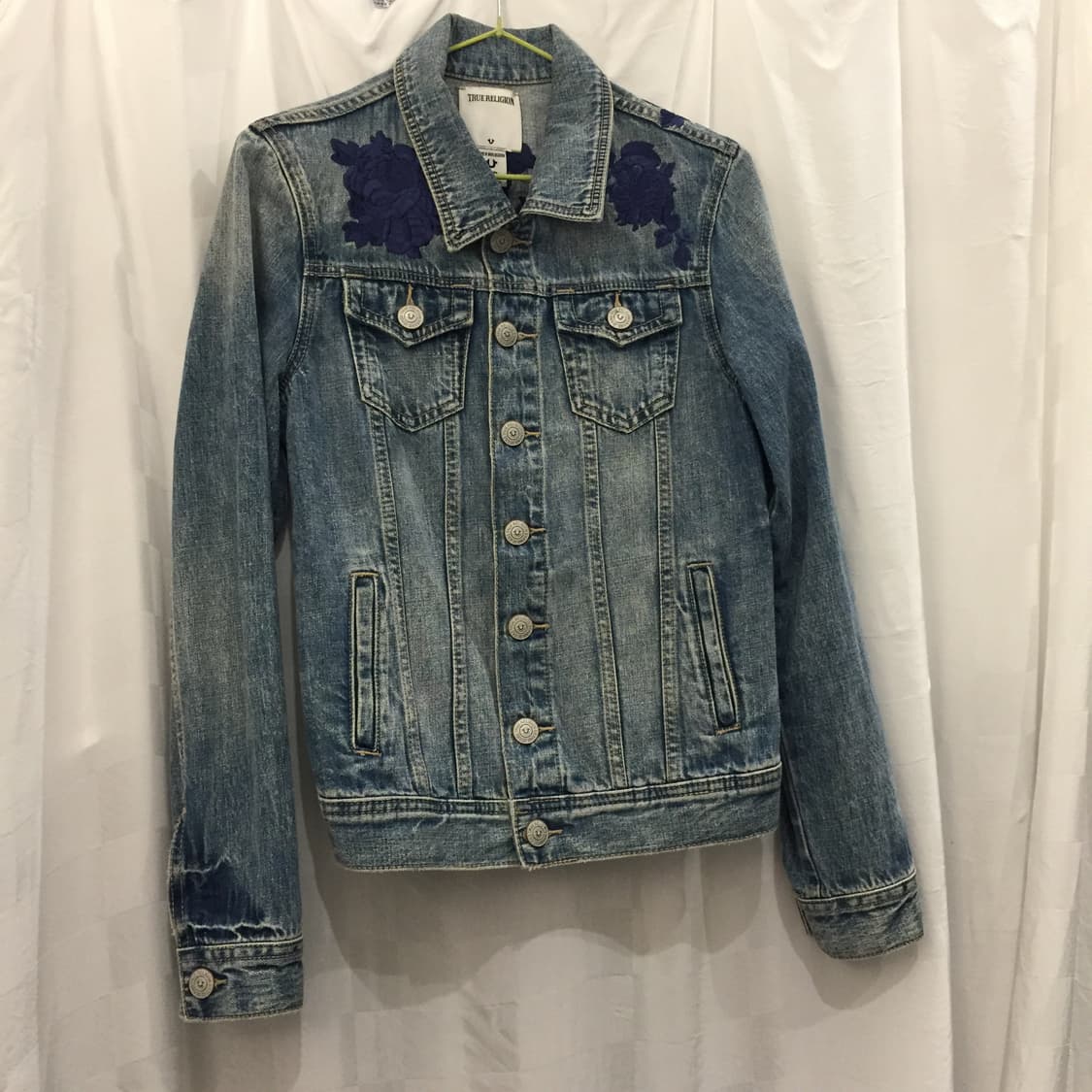 True Religion 트루릴리전 플라워 자수 데님 자켓 상품이미지3