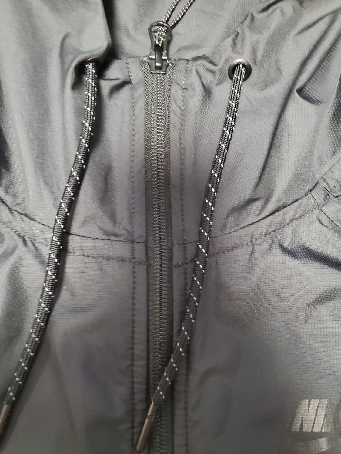 나이키 테크팩 메쉬 러닝 자켓 바람막이 사이즈L

사용감 외에 오염 하자 상품이미지3