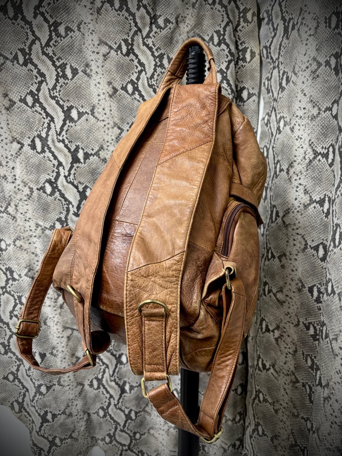 [UTILITY] Multi Pocket Buckle Leather Ba 상품이미지8