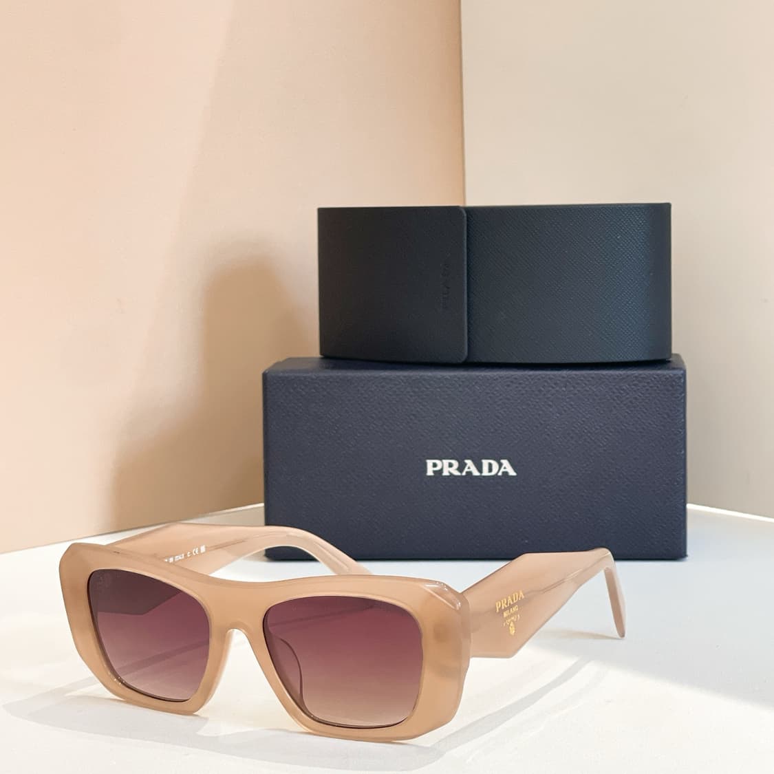 프라다 심볼 선글라스 슬레이트 4가지 배색 상품이미지4