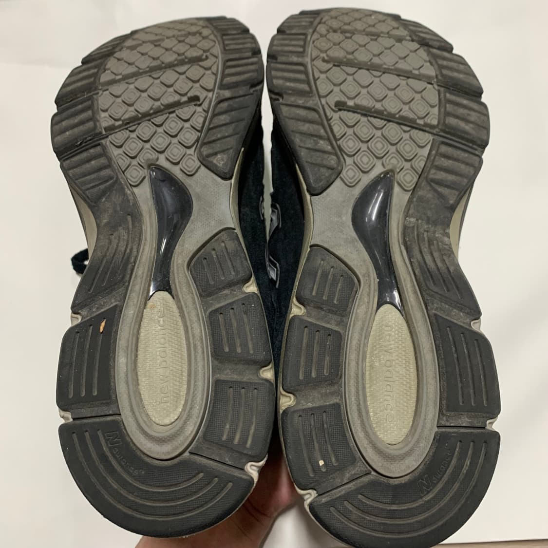 뉴발란스 990v4 블랙 275 상품이미지4