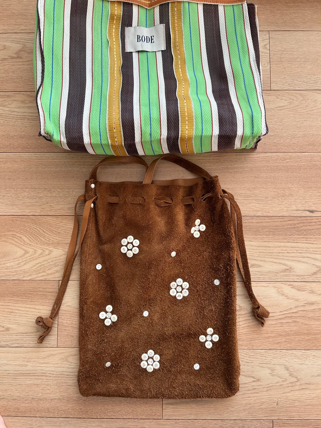 Bode 보디 스웨이드 펄 크로스백 상품이미지5