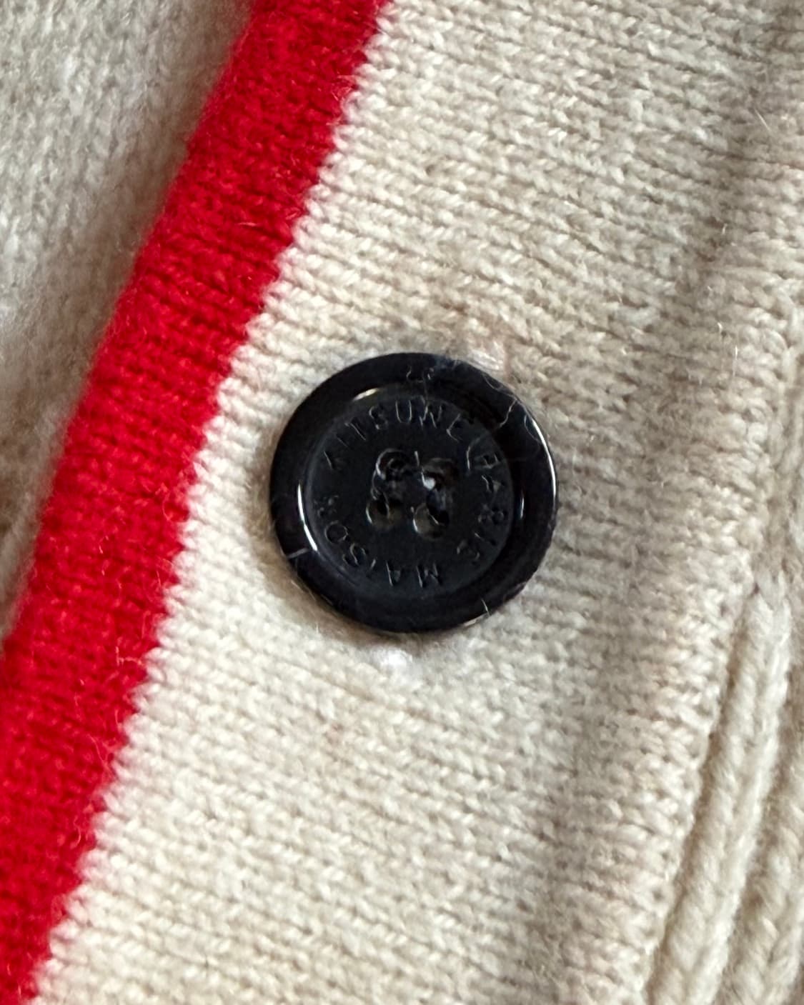 Maison Kitsune 메종키츠네 폭스패치 아이보리 브이넥 가디건 상품이미지7