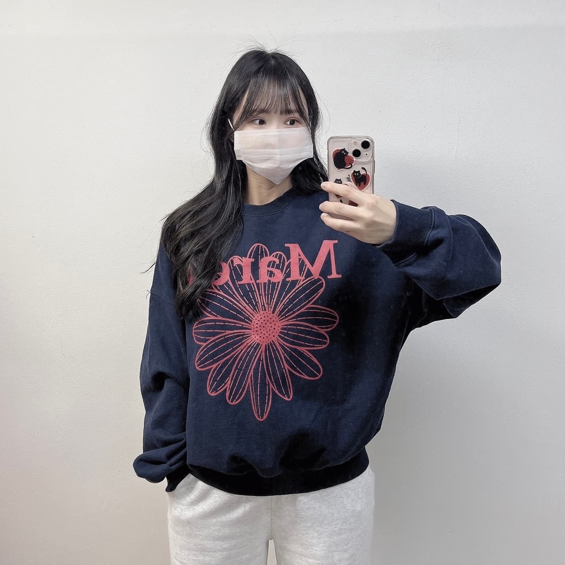 마르디메크르디 플라워 맨투맨 네이비 상품이미지1