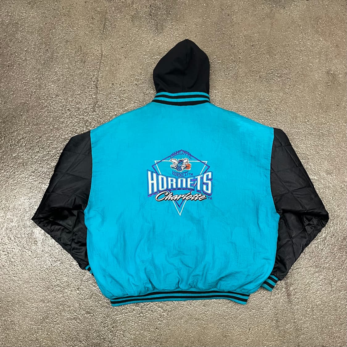 90s NBA 샬럿 호네츠 후드 자켓 (110) 상품이미지5