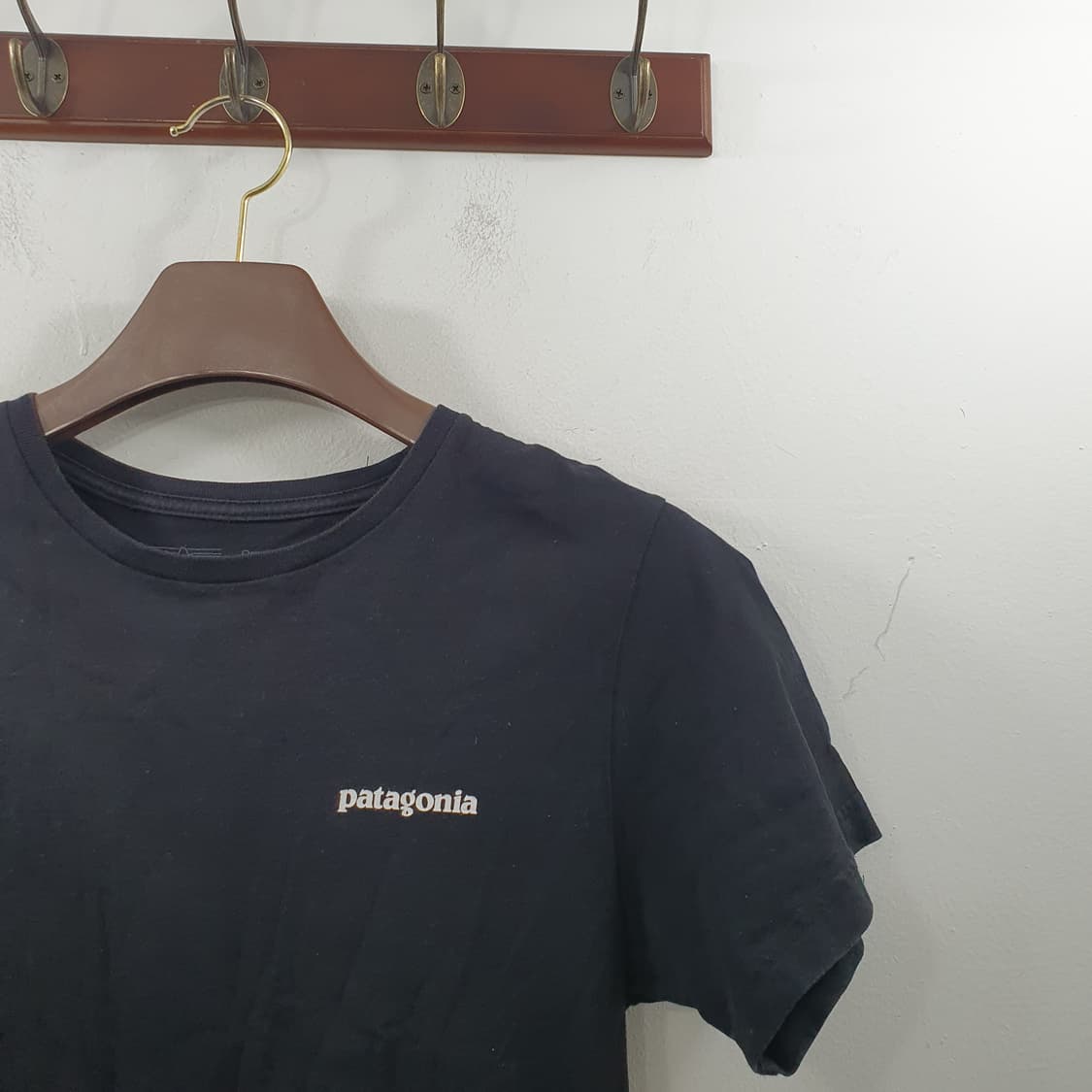 S 파타고니아 남성 블랙 데일리 로고 기본 면 반팔티셔츠 상품이미지2