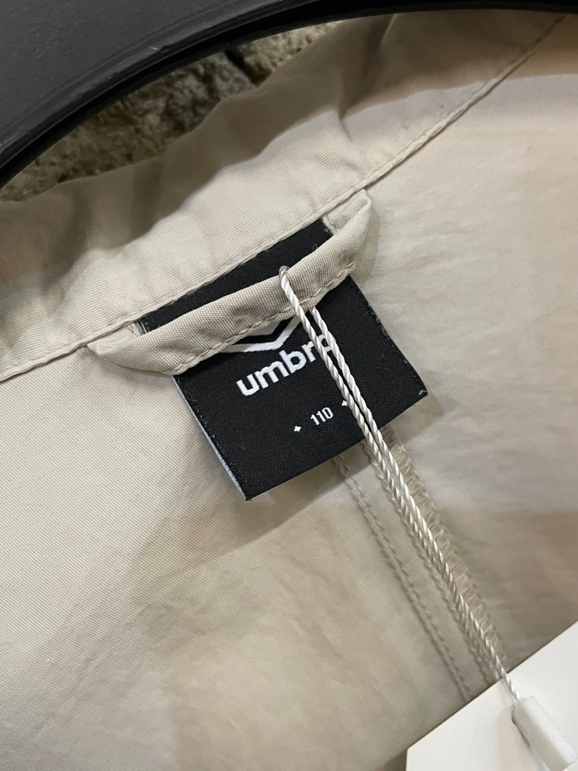 엄브로 반집업 바람막이 상품이미지5