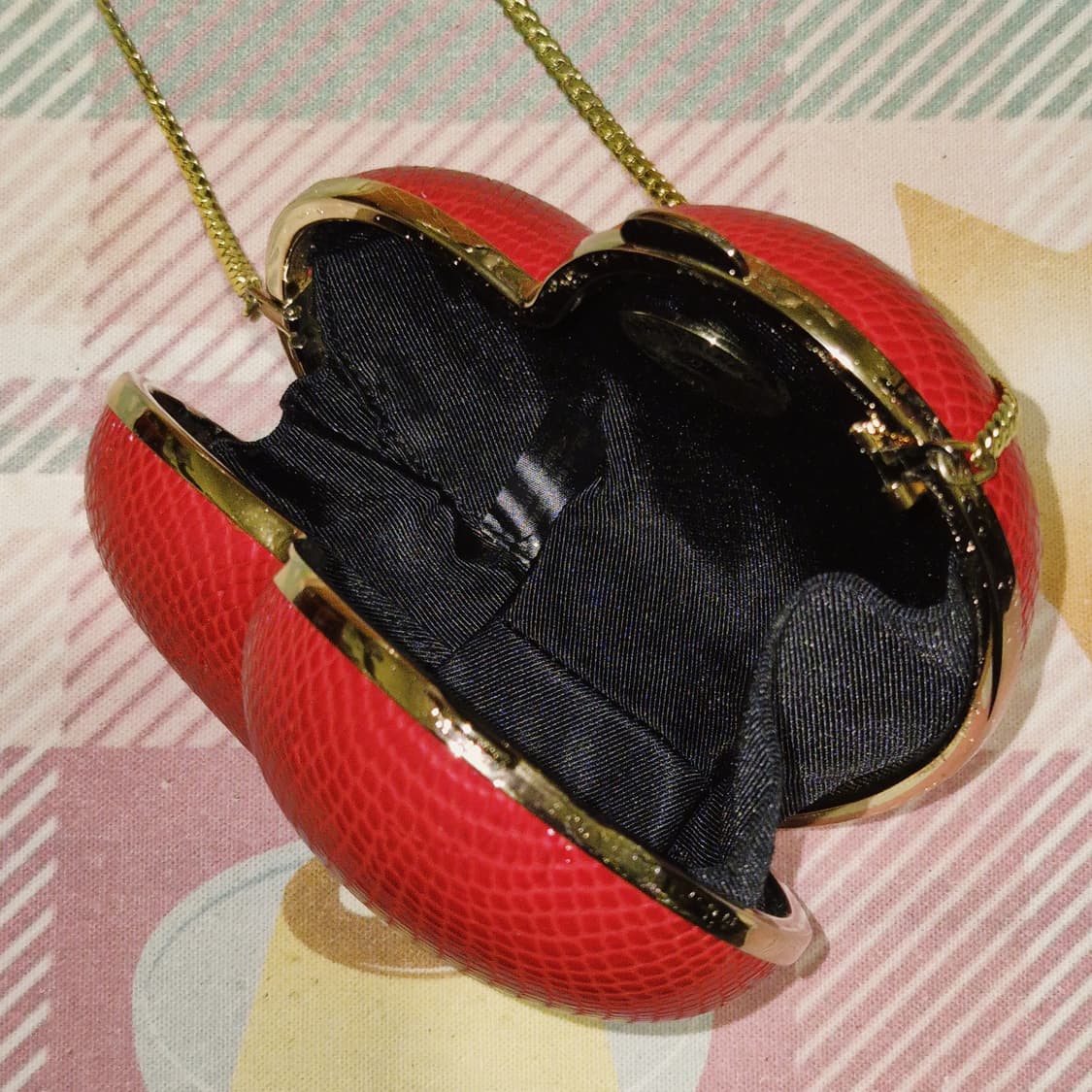 러브 모스키노 볼륨 하트 뱀피 파우치백 상품이미지10