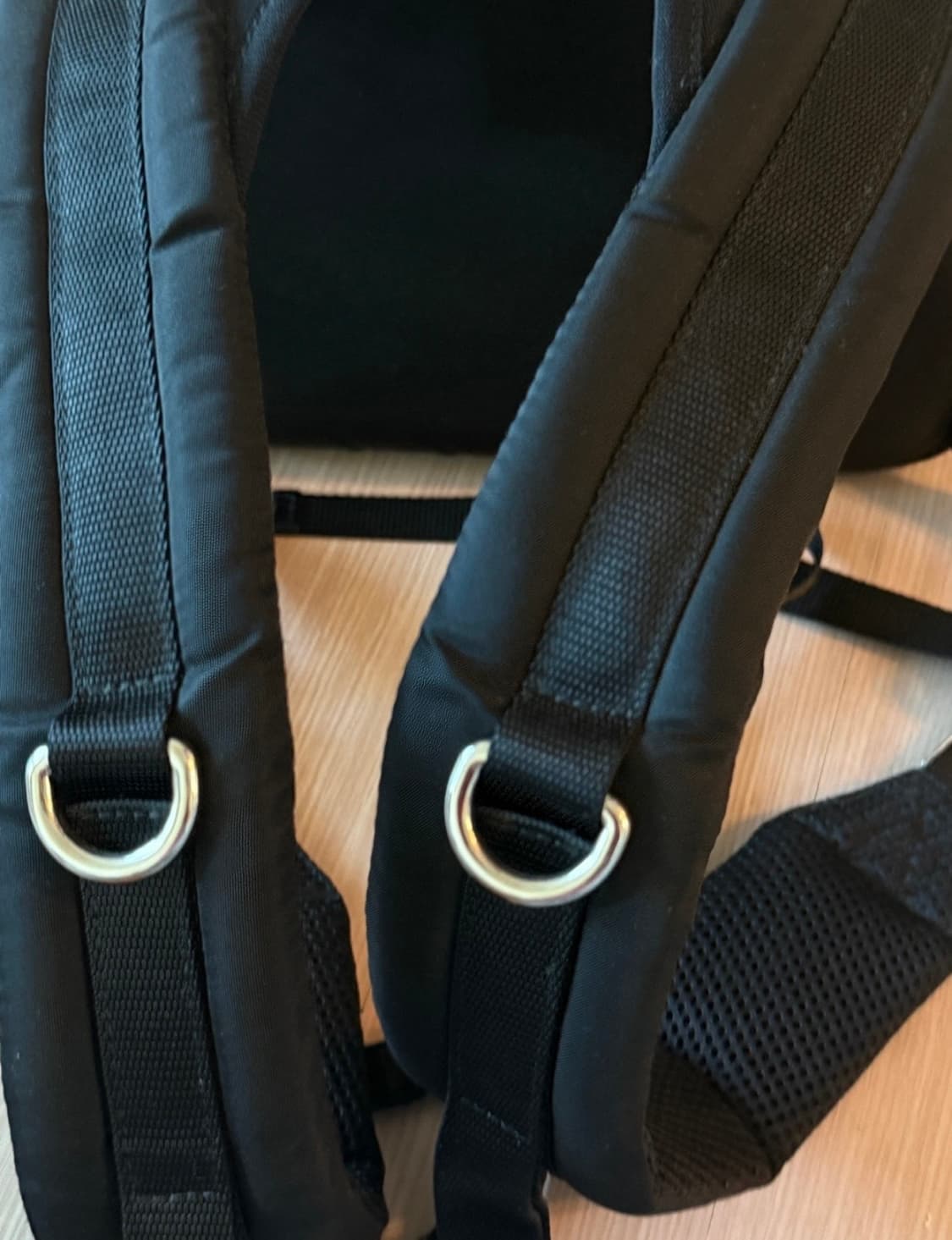 PRADA  테크니컬 나일론 포켓 백팩 상품이미지5