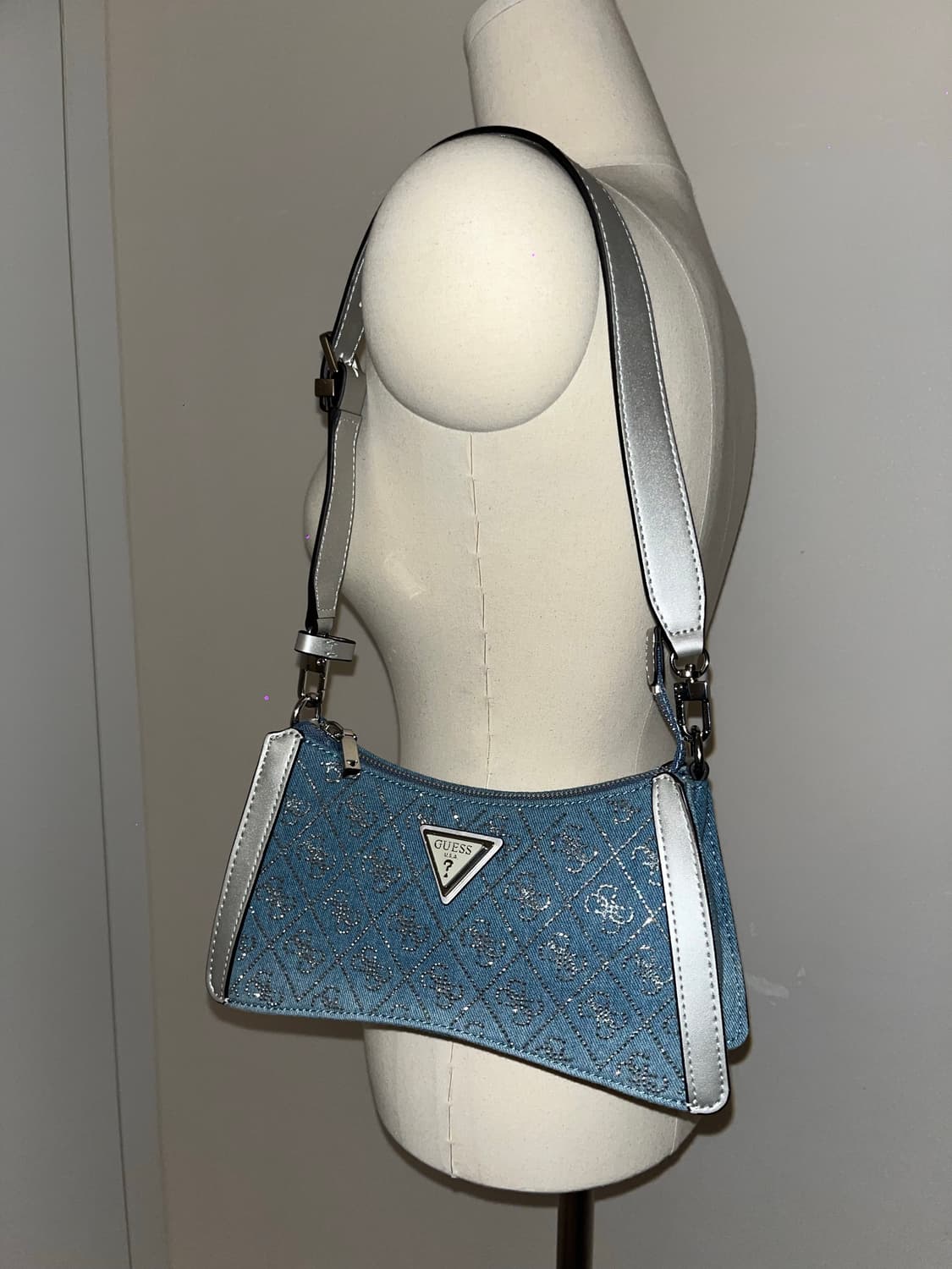 Guess Cubic Shoulder Bag 상품이미지2