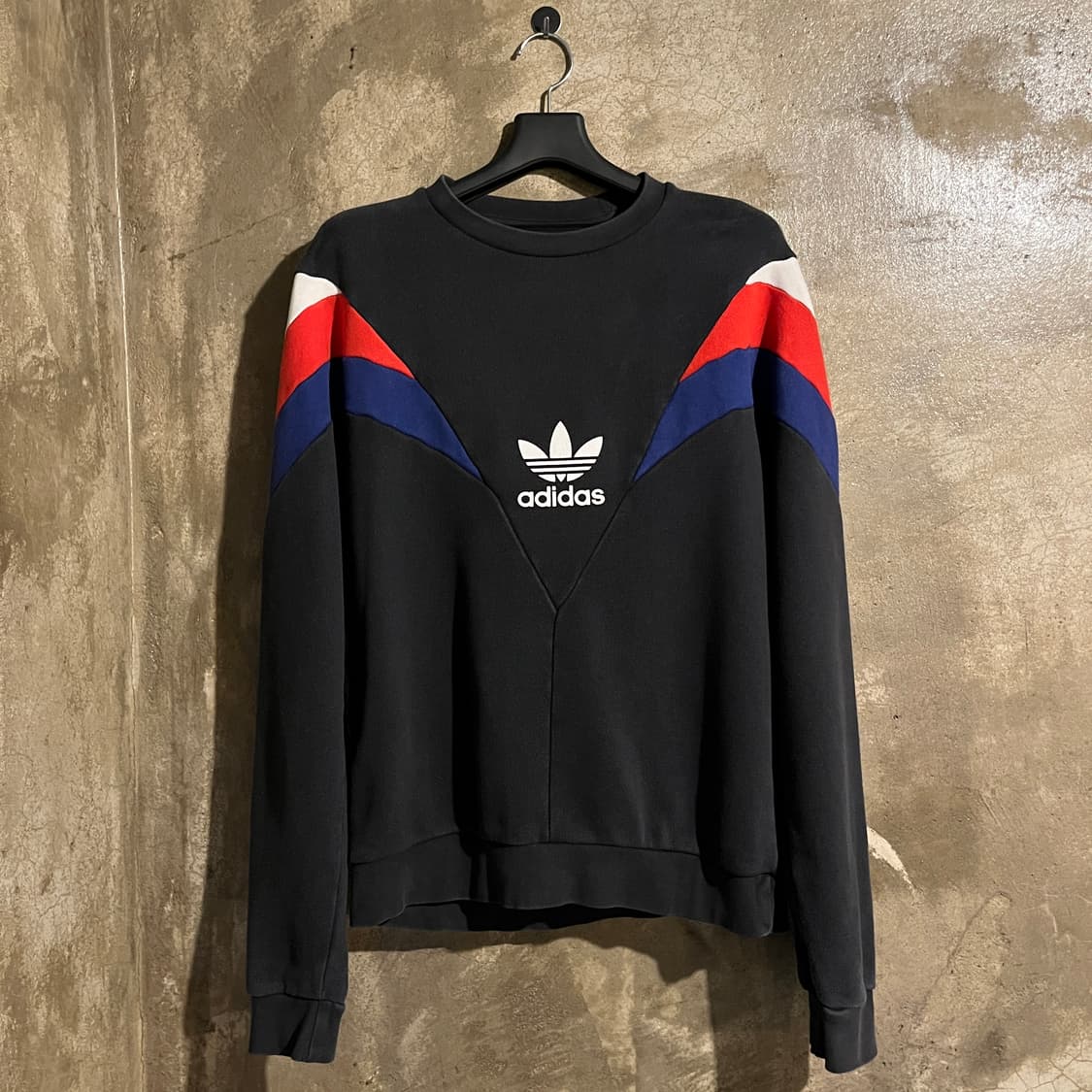 아디다스 맨투맨 블랙 상품이미지5