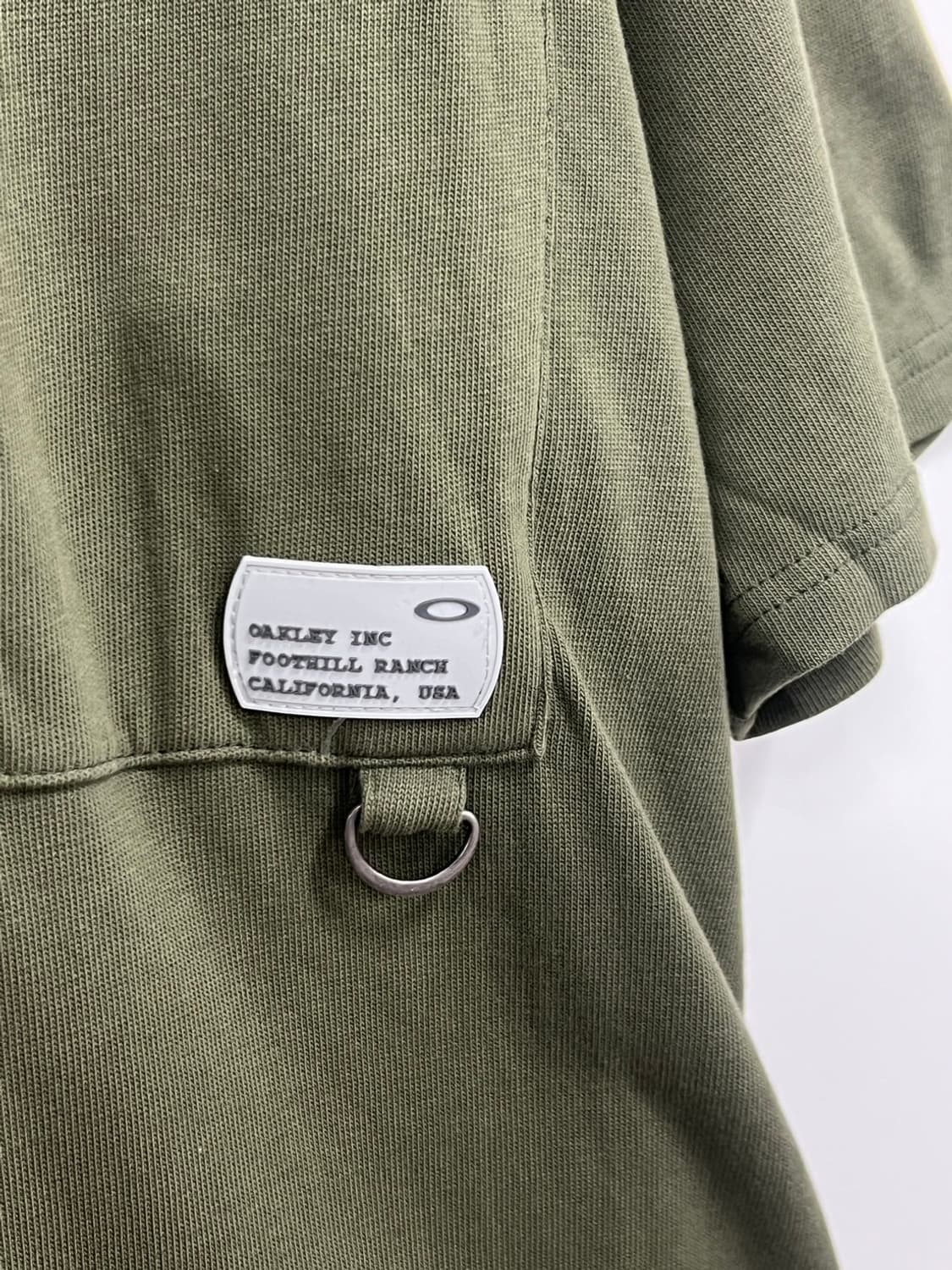 오클리 레귤러핏 올리브 카키 포켓 반팔 티셔츠 상품이미지5