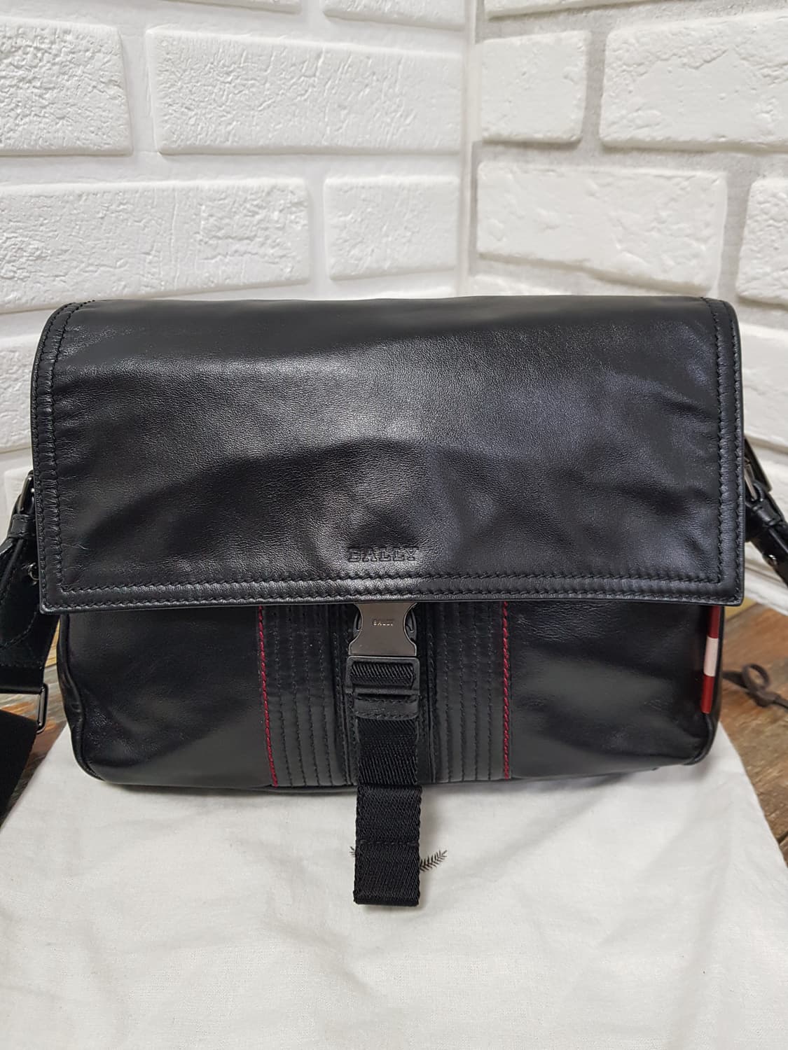 [미사용/정품] BALLY 발리 앤드레스 메신저 백 블랙 상품이미지5