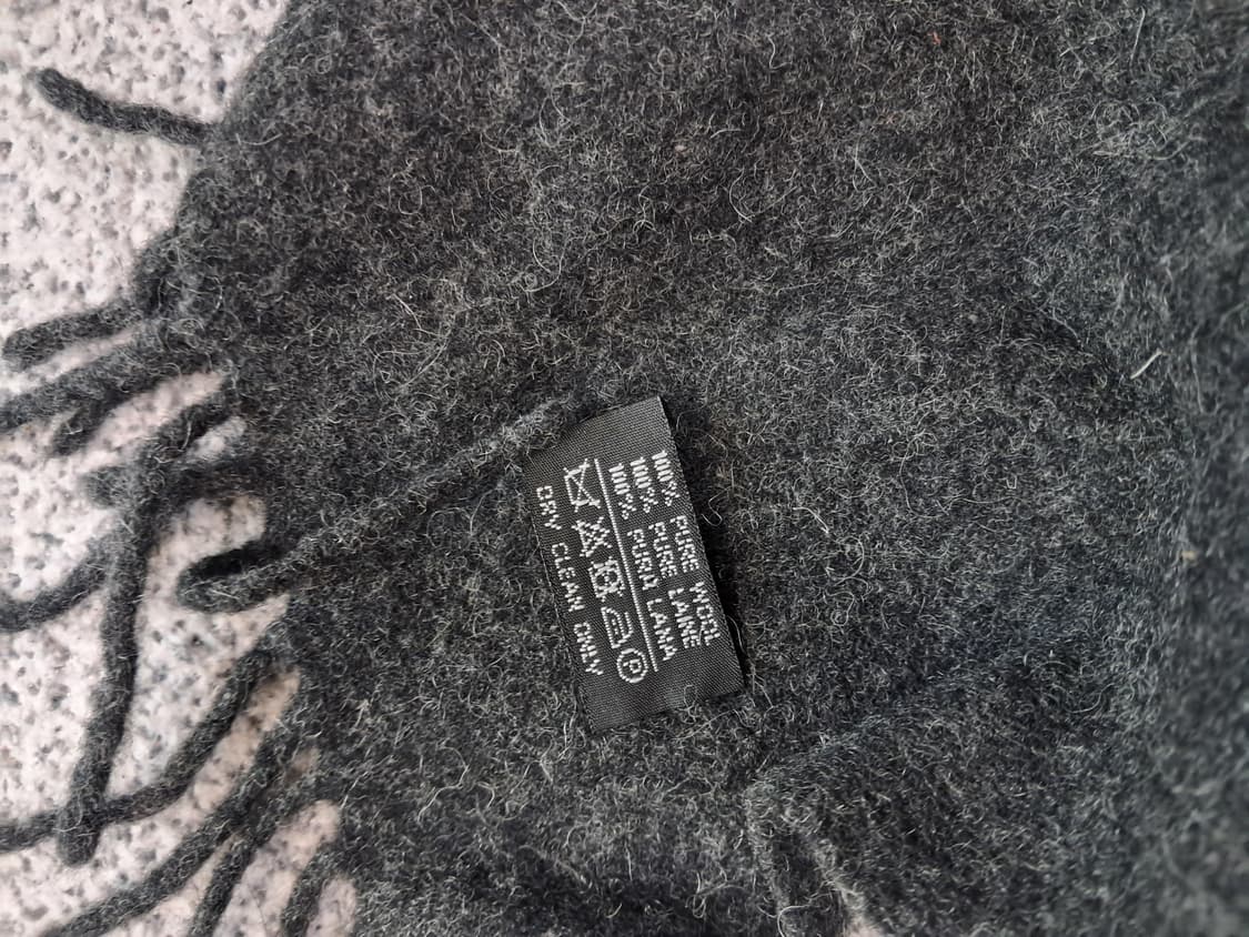 입생로랑 머플러 상품이미지4