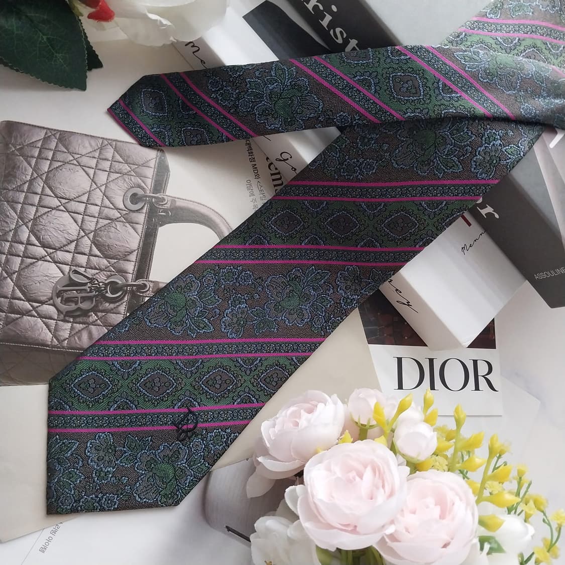 디올 실크 다크그린 패턴 넥타이 8.3cm A+~A등급 K2492
 상품이미지3