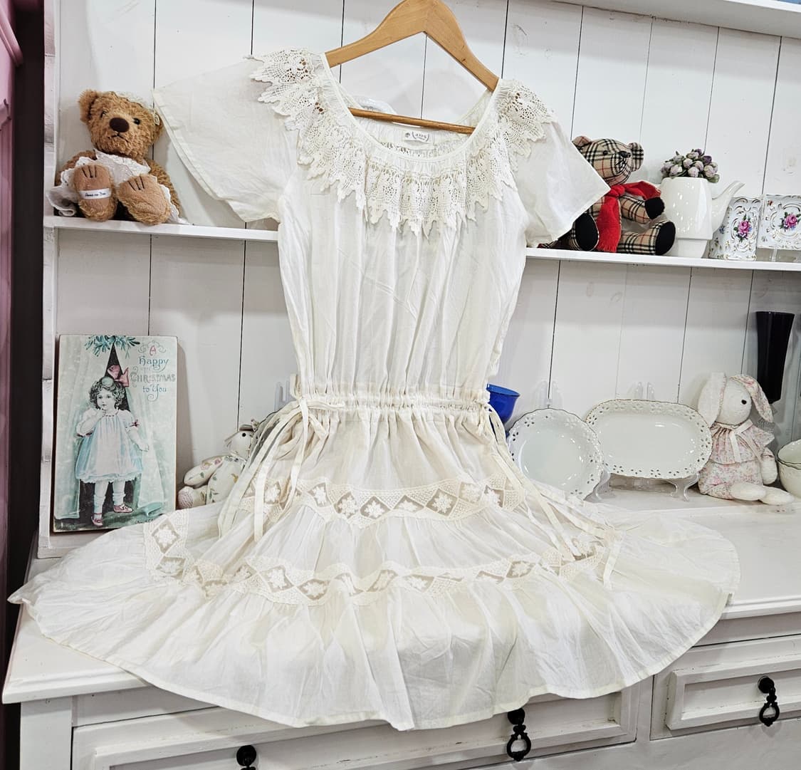 엑시즈팜(Axes Femme) 아이보리 레이스 티어드 원피스 상품이미지2