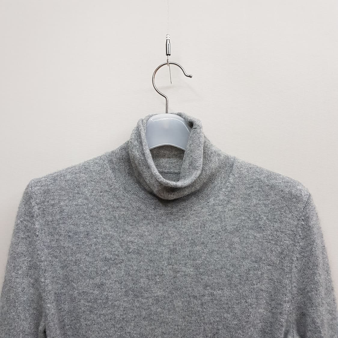 띠어리 Theory 벨티드 터틀넥 100 캐시미어  니트 원피스 P사이즈 상품이미지3