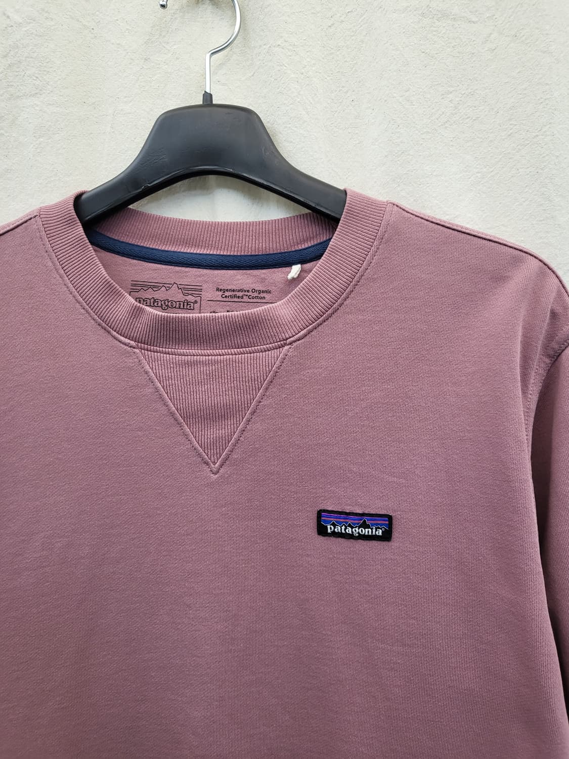 파타고니아 핑크 맨투맨 상품이미지3
